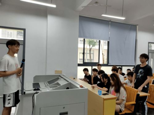 只爭朝夕，奮斗新學年——計算機網(wǎng)絡(luò)工程專業(yè)主題班會紀實